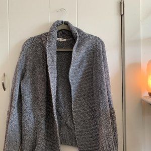 BB Dakota Sweater Size Medium